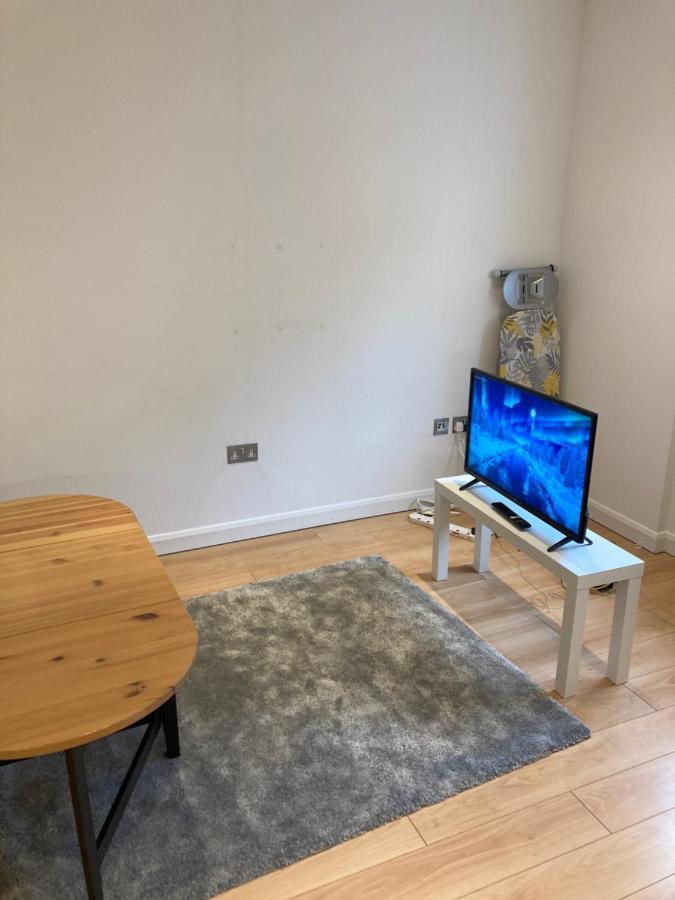Two Double Bedroom Flat In Soho Лондон Екстериор снимка